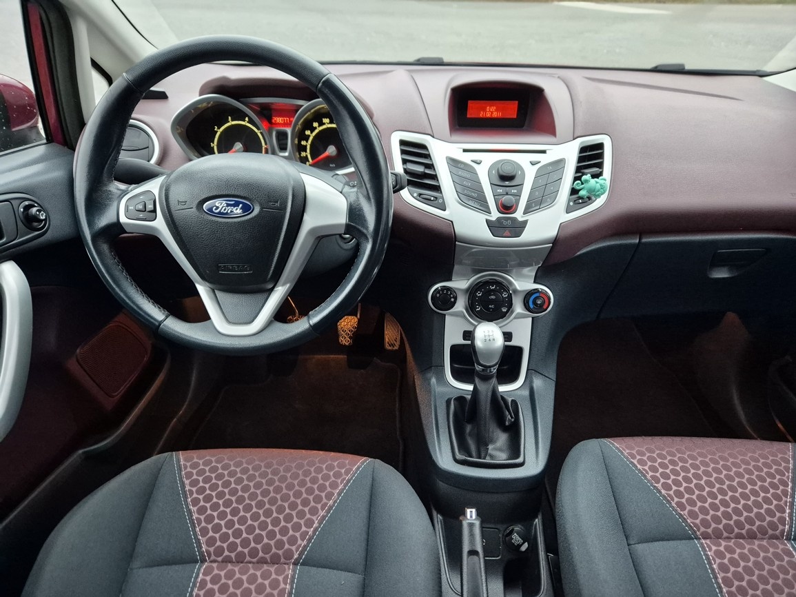 Ford Fiesta 1.25i 60 kW 5°manuál - 12