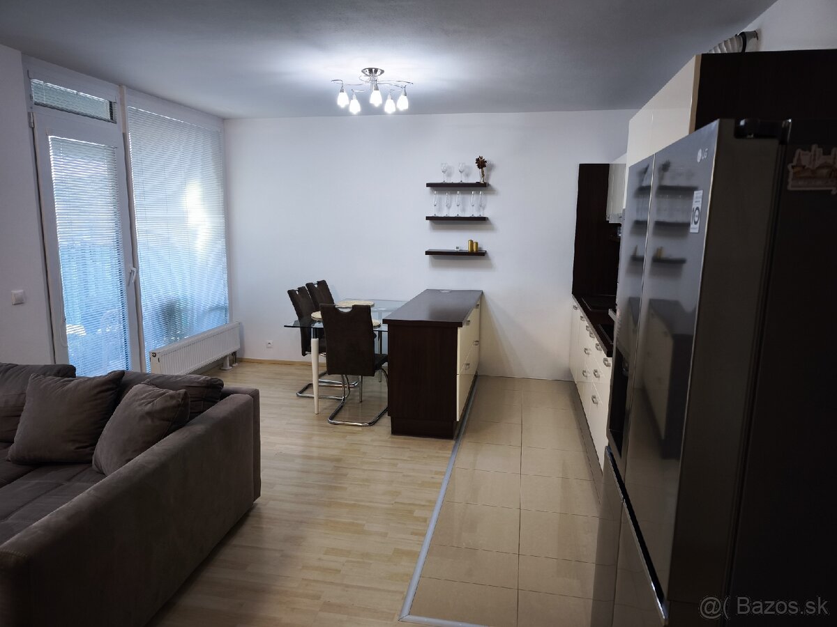 Prenajmem 3izb byt plus parking na opletolovej ulici - 12