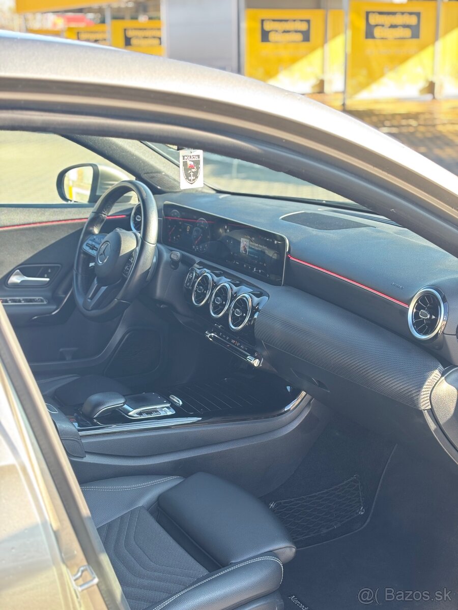 Mercedes Benz A180d Sedan, r. 2019 - 12