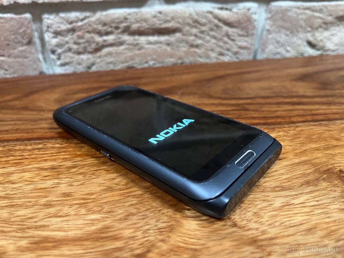 Nokia E7 s qwerty klavesnicou - 12
