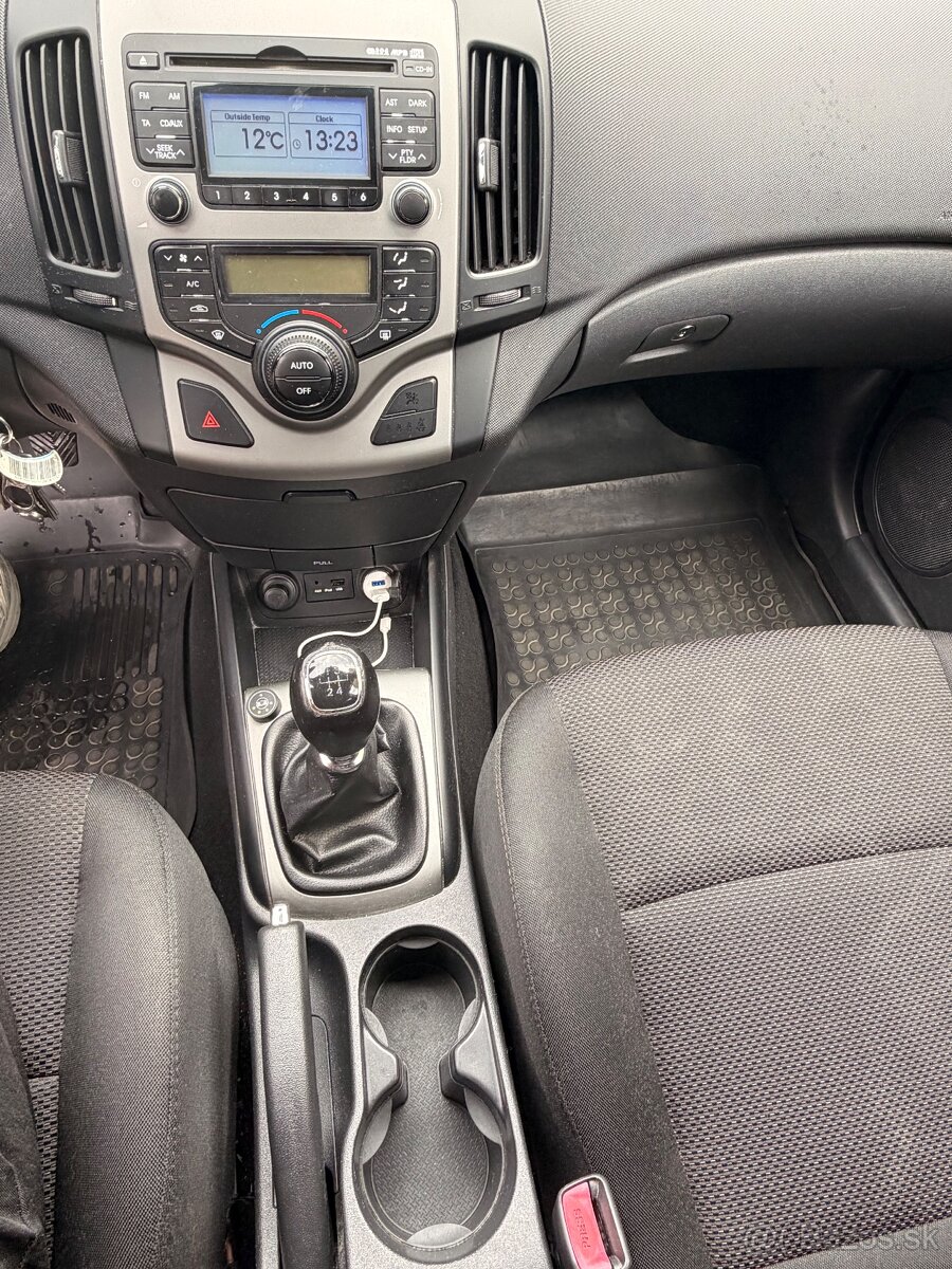 Hyundai i30 1.4 benzín + LPG - 12