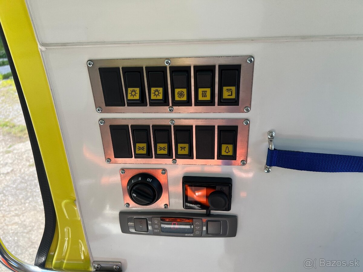 Predám Ford Transit 350L, Sicar sanitku - 12