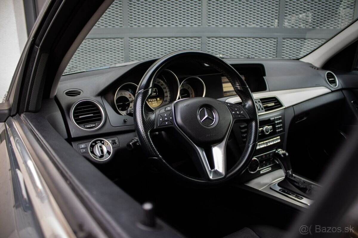 Mercedes-Benz C220CDI kombi / w204 / - 12
