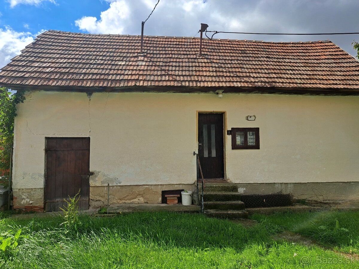 Na predaj 2 rodinné domy -Alekšince len 13km NR - 12