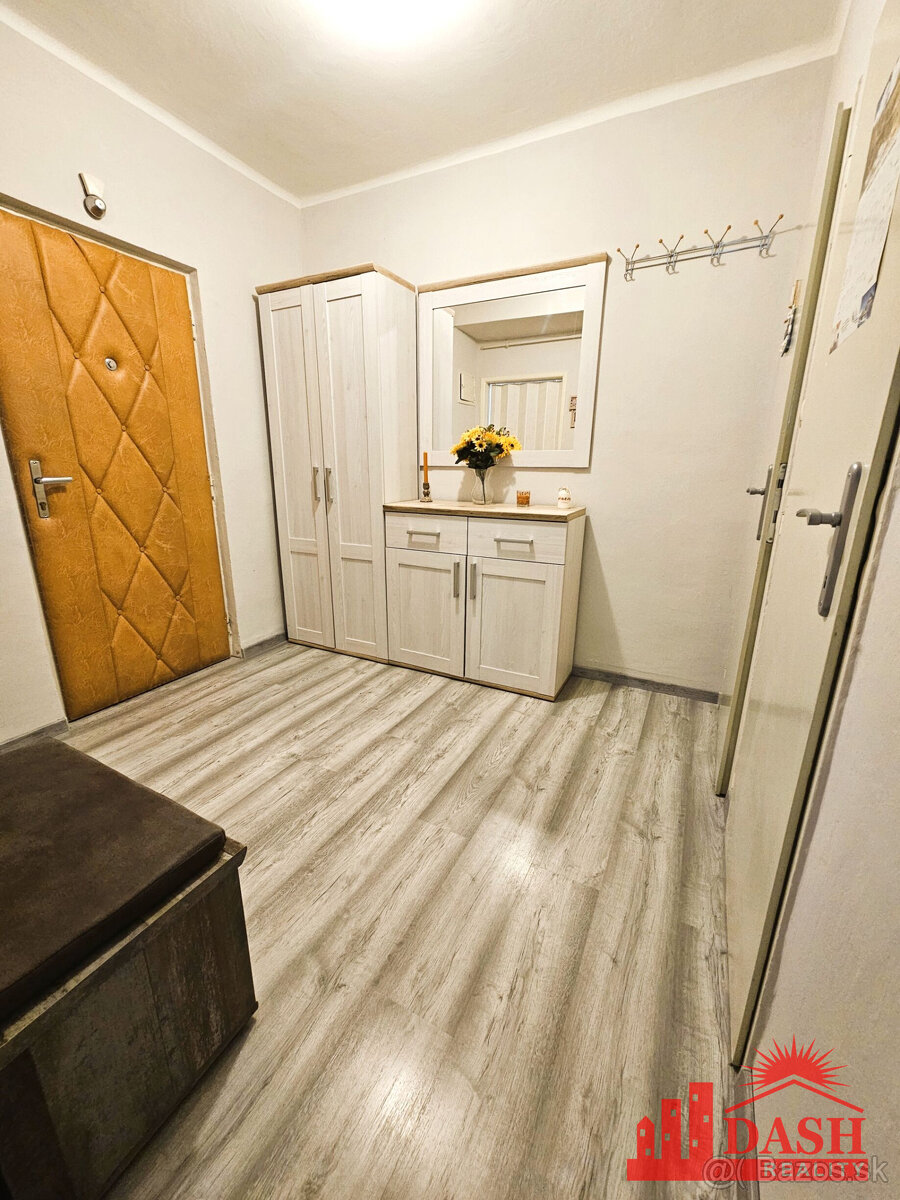 Na prenájom zariadený 2 izbový byt v centre, Trenčín, ul. 28 - 12