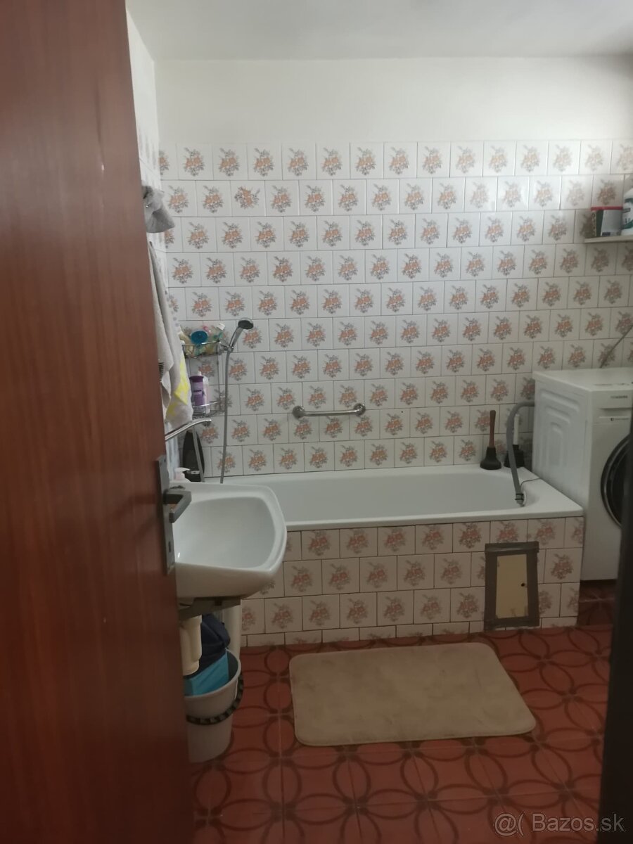 Dvojgeneračný rodinný dom - 12