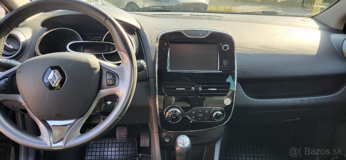 Renault Clio 1.2i rok 2014 naj.130000 km - 12