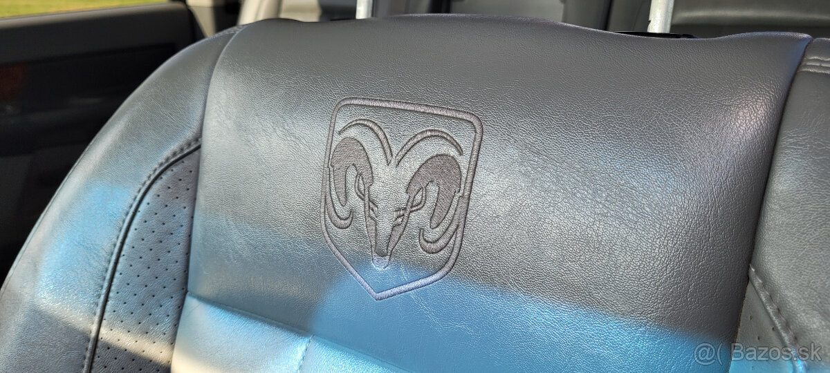 Dodge RAM 2500 MegaCab - 12