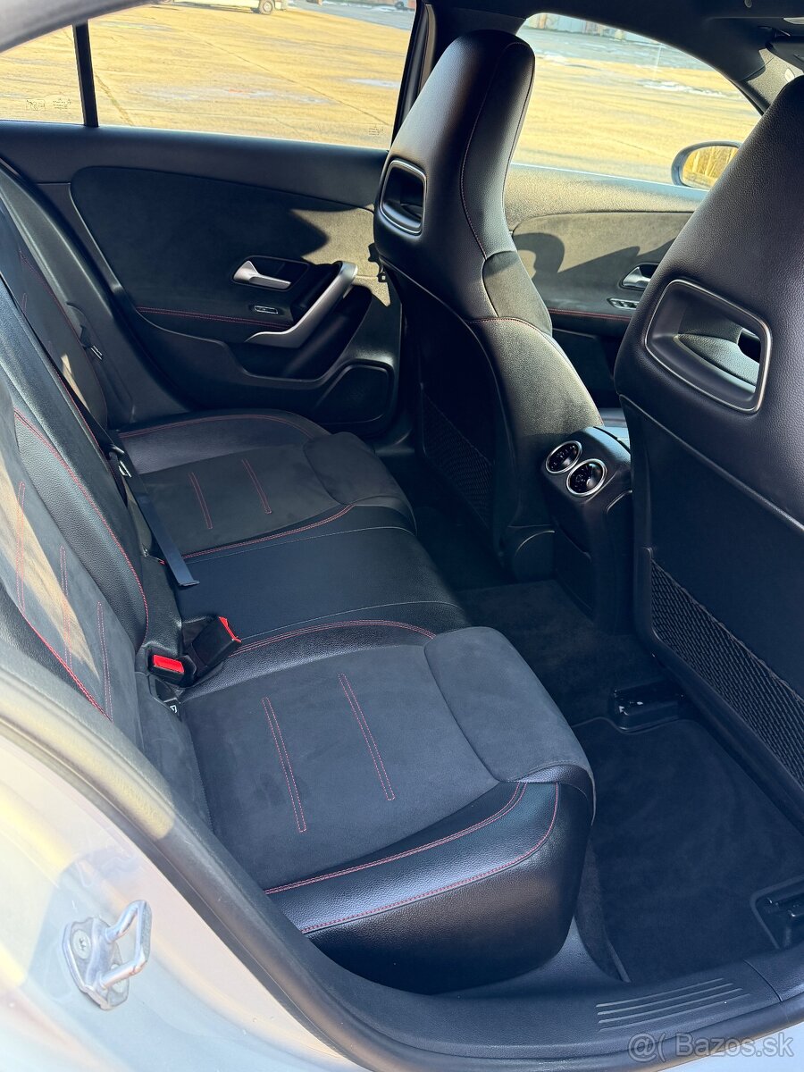 Mercedes-Benz A 180 A7 AMG line - 12