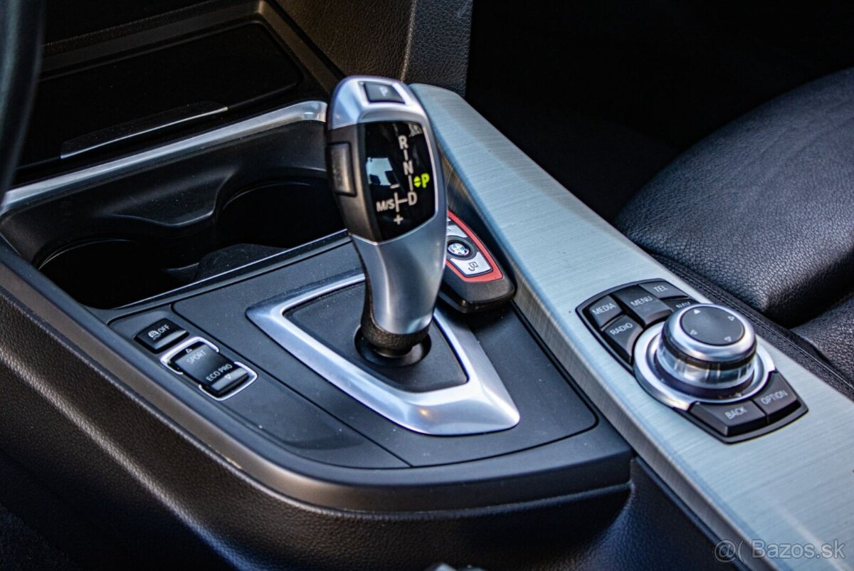 BMW Rad 3 335i xDrive A/T - 12