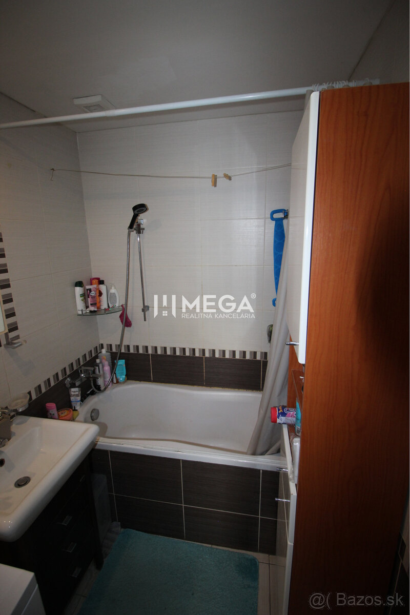 REZERVOVANÝ - čiastočne zrekonštruovaný 3 izbový byt Snina - 12