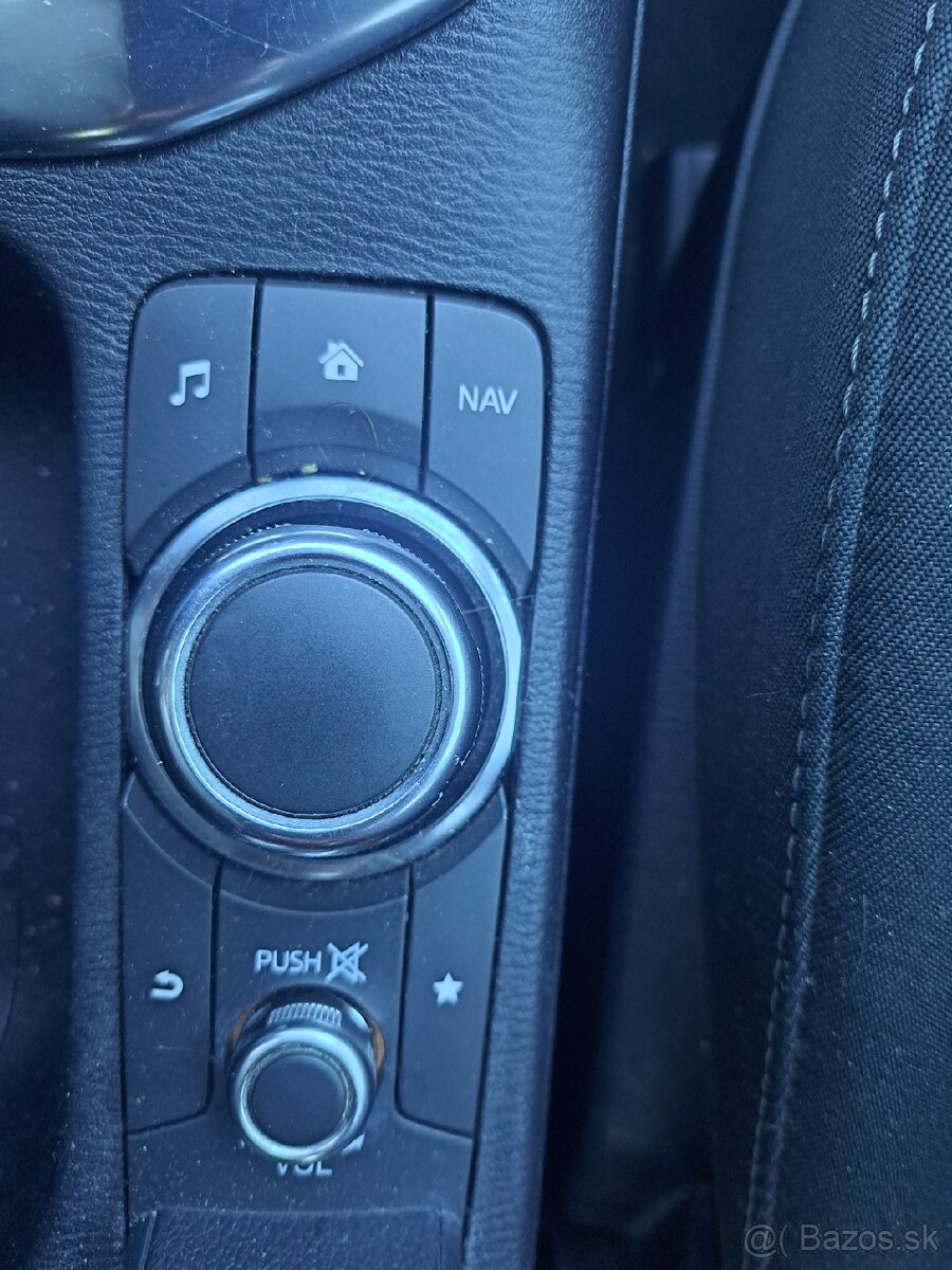 Predam Mazda 2 1.5 benzin nova stk ek 57000km - 12