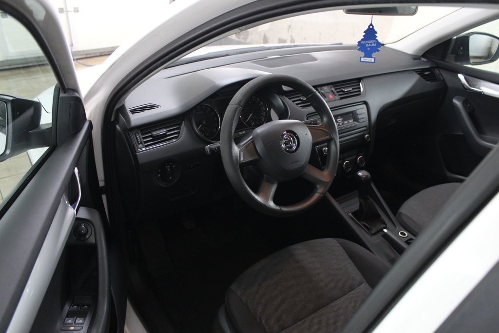 Škoda Octavia 1.6 TDI - 12