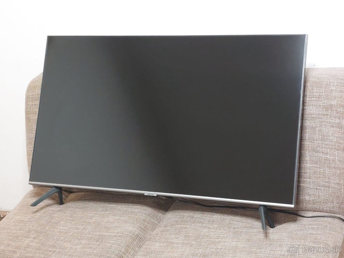 43“ QLED Samsung 4K UHD Smart TV - 12