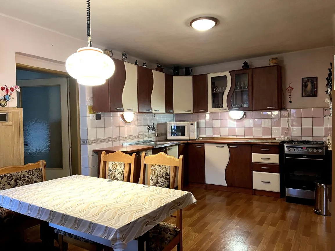 GESTTO | 3,5-IZBOVÝ RODINNÝ DOM S POTENCIÁLOM | 2x GARÁŽ - 12