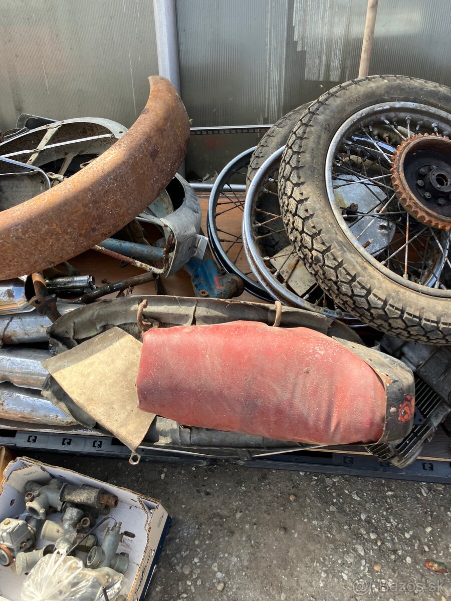 Predám triumph a Honda - 12