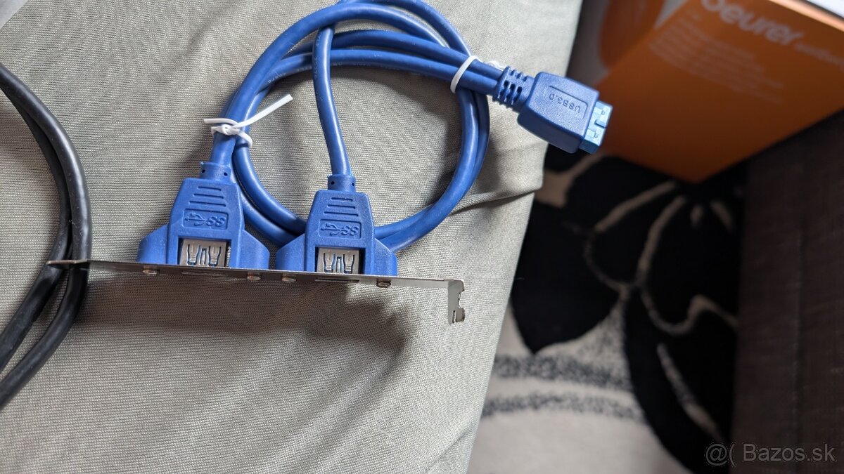 Počítačová skriňa Corsair 500R Carbide Series - 12