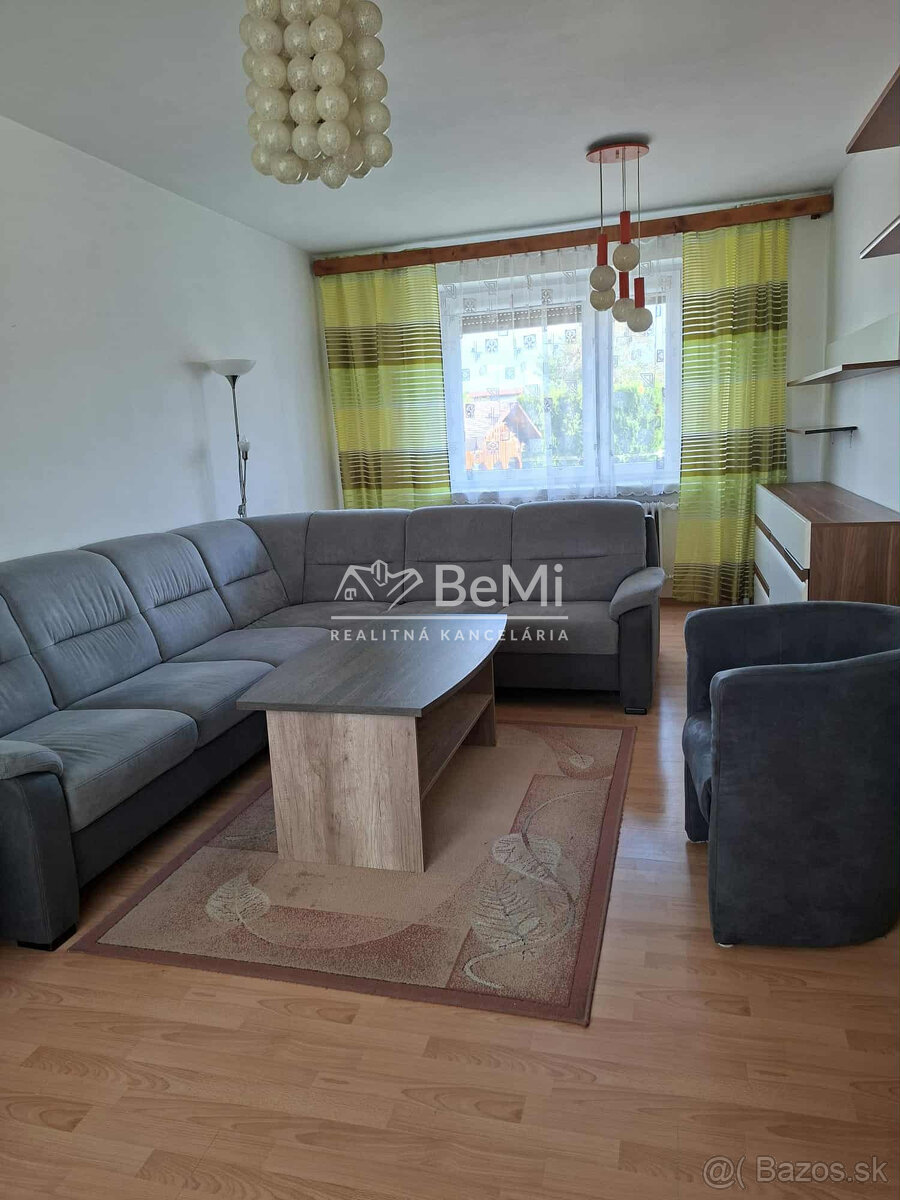 Rodinný dom s veľkou záhradou a garážou v tichej časti Choch - 12