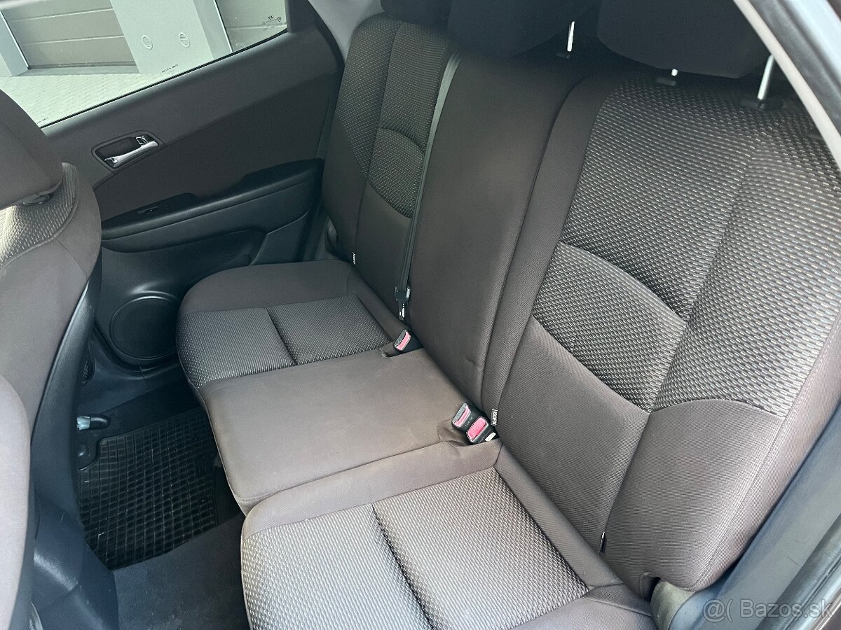 Predám Hyundai i30 1.6Crdi 85Kw R.v 2011. - 12