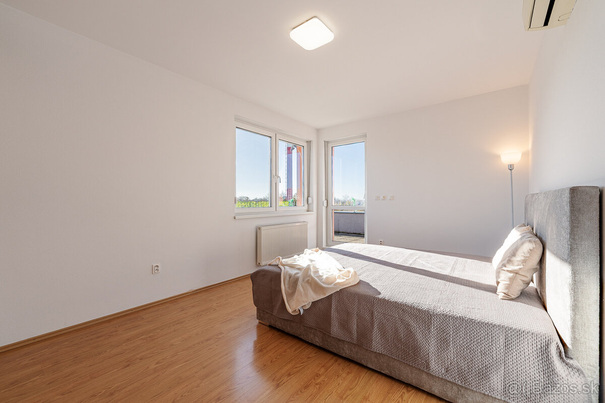Na prenájom 2-izbový byt v centre Šamorína - 12