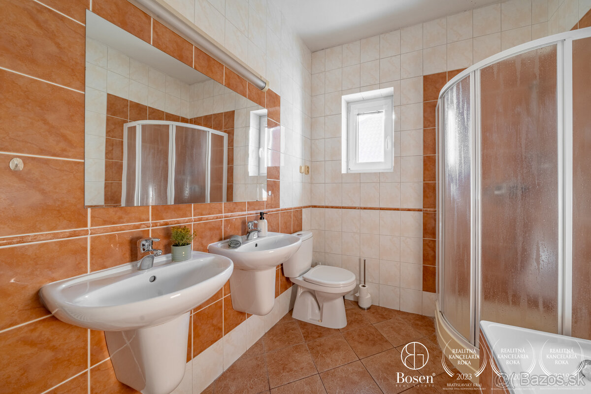 BOSEN |6 izbový RD s veľkou záhradou, s pivnicou a garážou v - 12