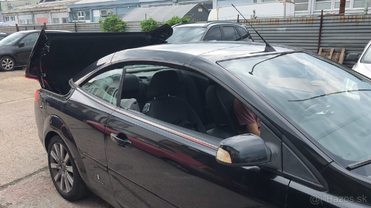 Rezervované.Ponúkam na predaj Ford Focus cc cabrio 2.0 - 12