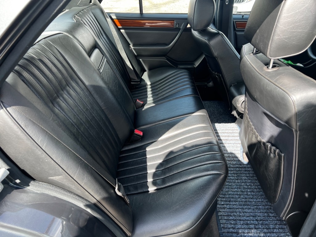 Mercedes-Benz 200 124E - 12