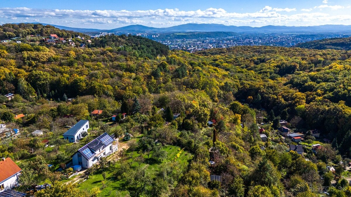 KAVEČANY - záhrada s chatkou v osobnom vlastníctve, 906 m2 - 12