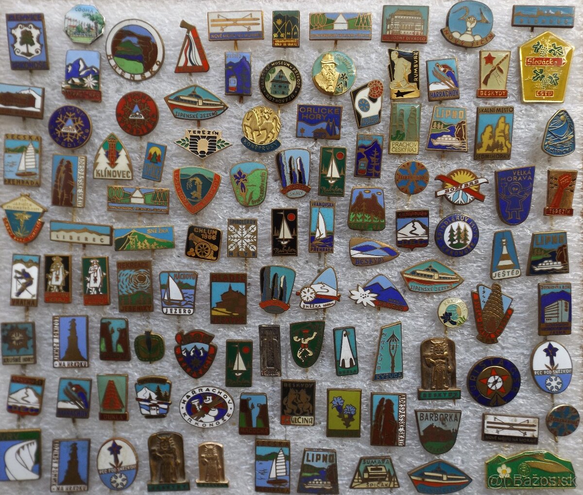 odznaky - heraldika, erby, hrady, zámky, ZOO, jeskyně, lázně - 12