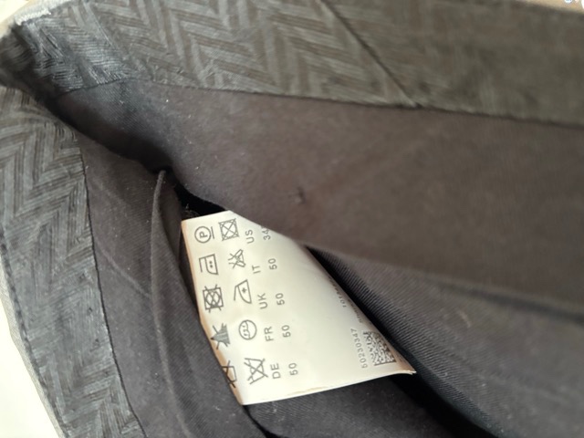 nohavice značky Hugo Boss - 12