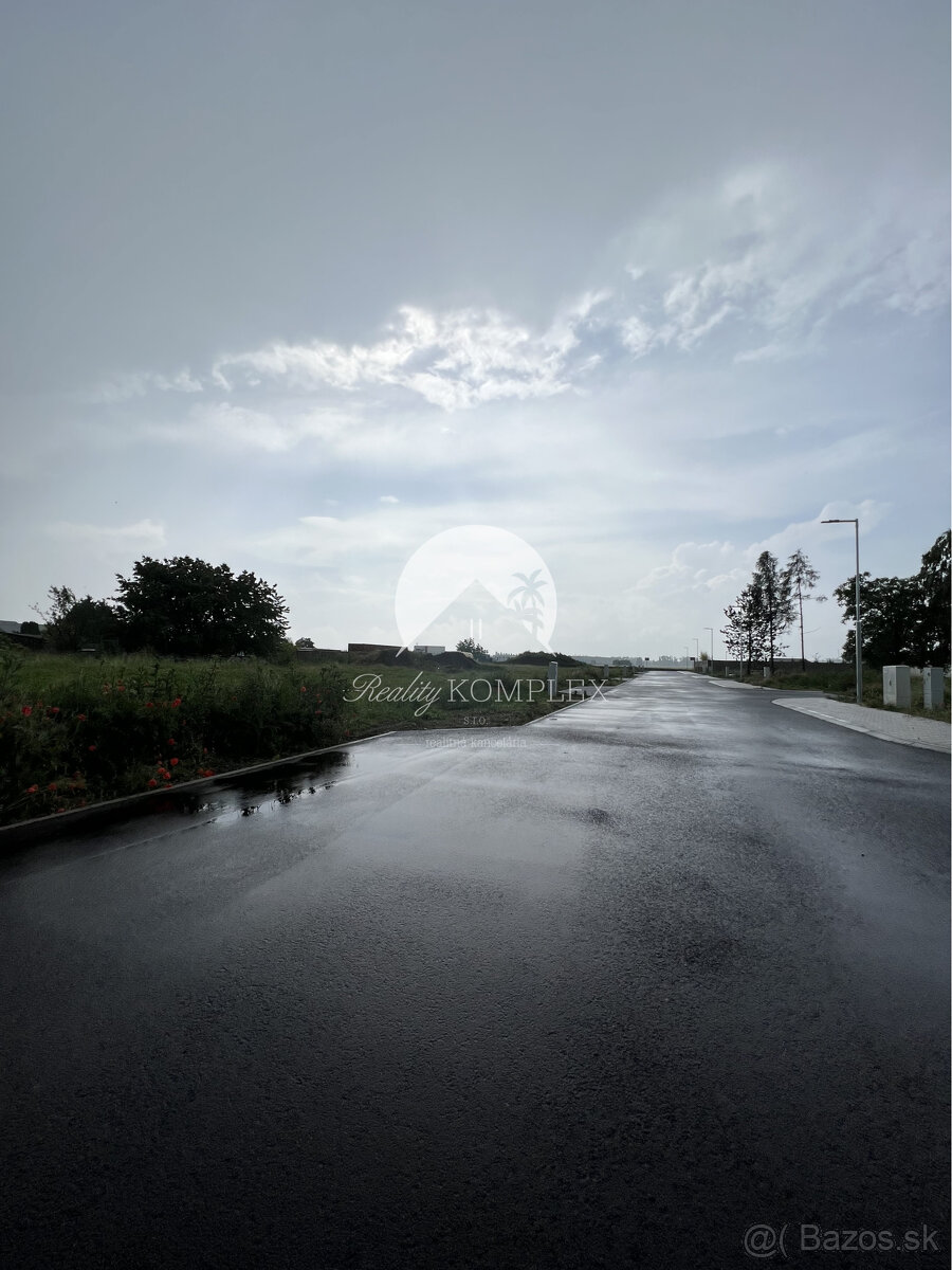 Reality KOMPLEX s.r.o. Vám ponúka na PREDAJ 9 lukratívnych p - 12