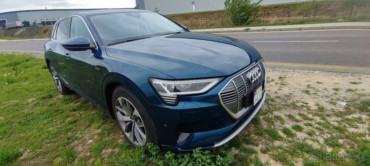 Audi E-tron 50 quattro Advanced Odpočet DPH: 22 358 € Možnos - 12