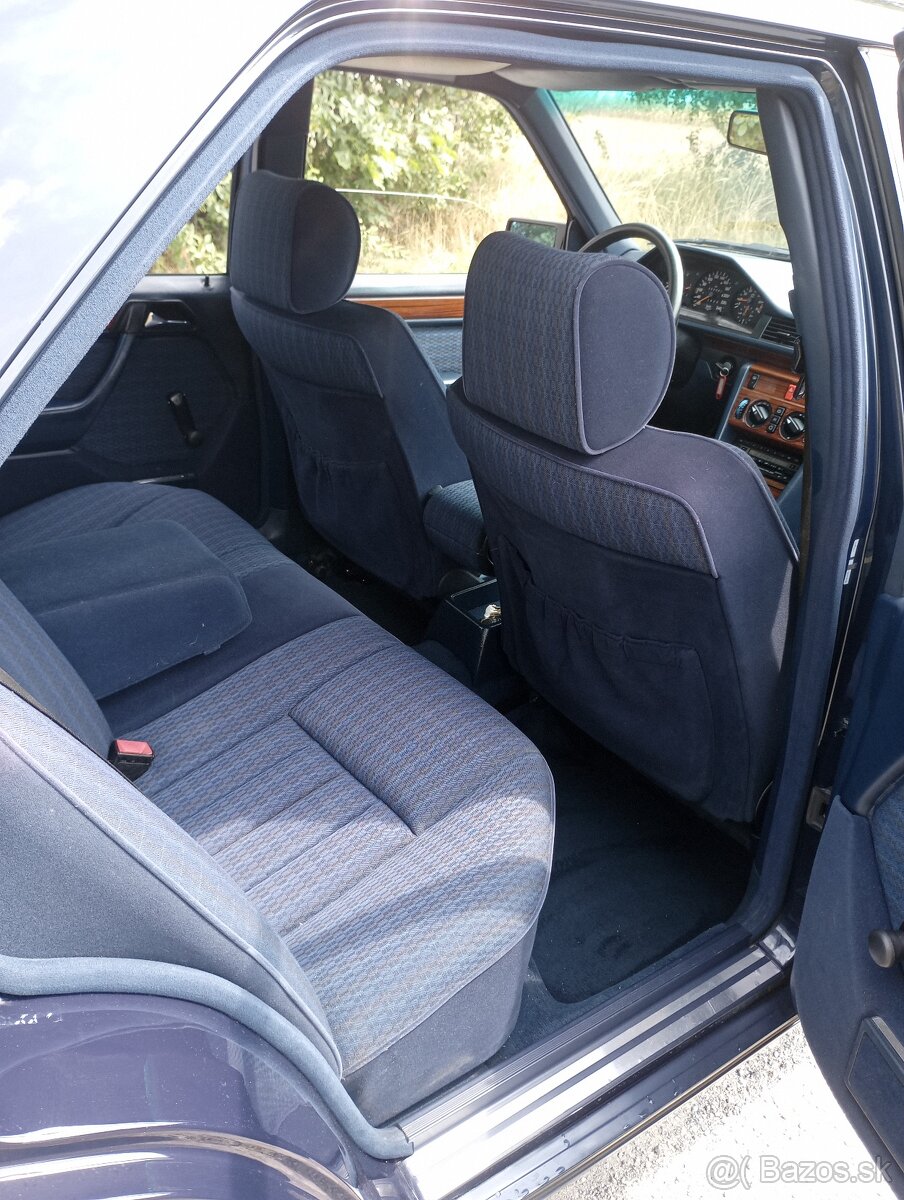 Mercedes Benz 220E W124 - 12