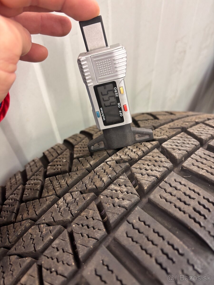 Audi Q7 255/55/R19 - 12