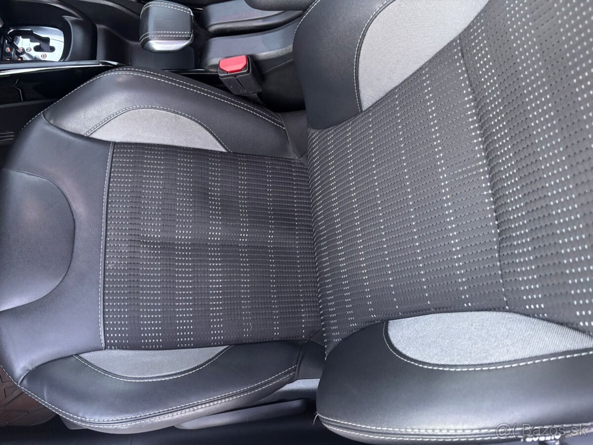 Peugeot 2008 1.2 PureTech 81kw Allure benzín 2017 automat - 12