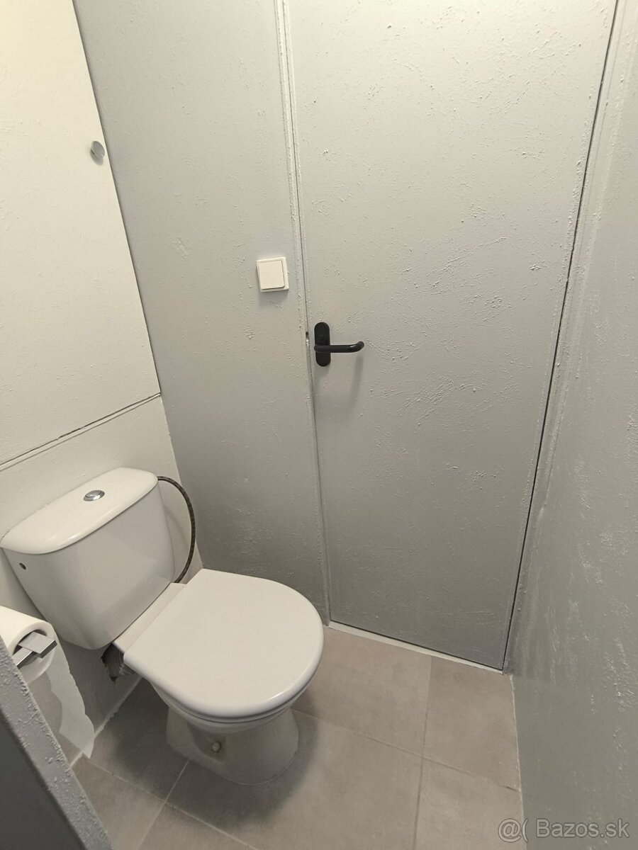 nezariadený 4-izb. byt - Martin -SEVER -Zvolenská - PRENÁJOM - 12