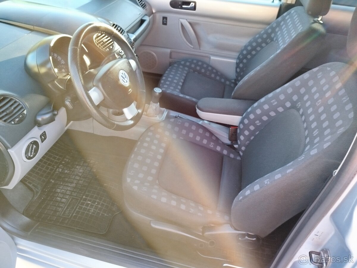 volkswagen new beetle - 12