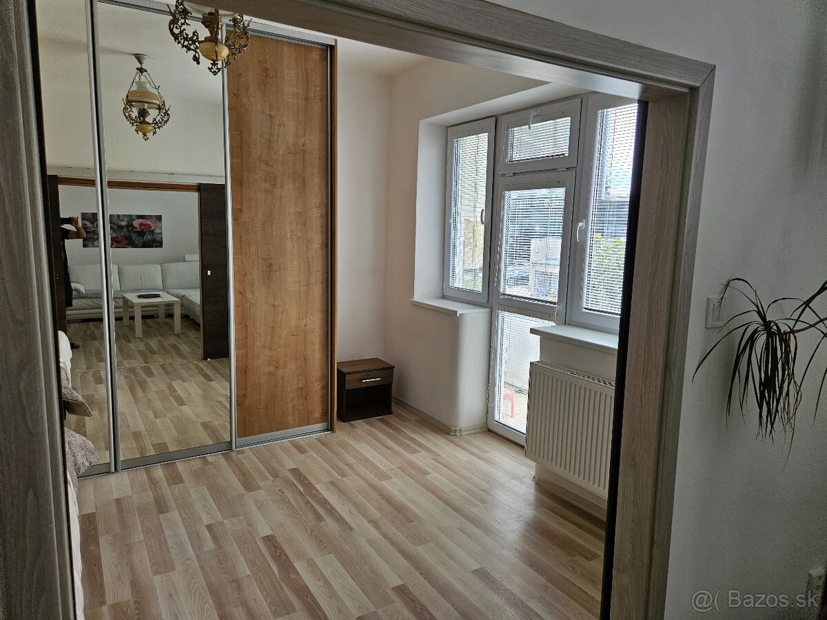 3 izbový byt v centre Michaloviec - 12