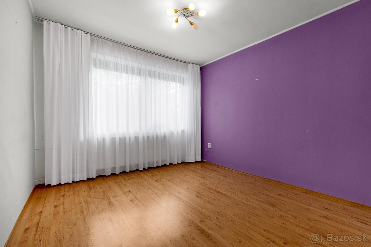 Na predaj rodinný dom Láb, veľký pozemok, tichá ulica - 12