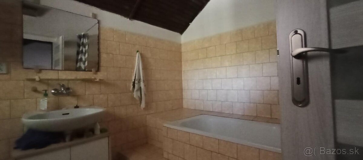 Rekreačná chata pri Ružinej – s čarom prírody a vody - 12