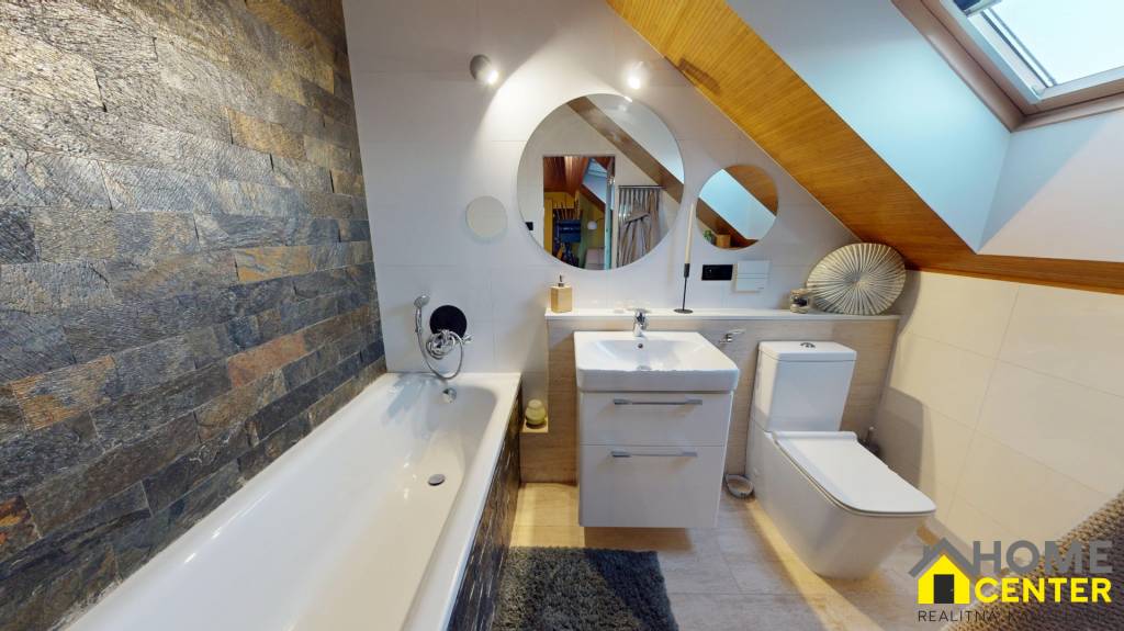 PREDAJ : RODINNÝ DOM, KOMÁRNO - 12