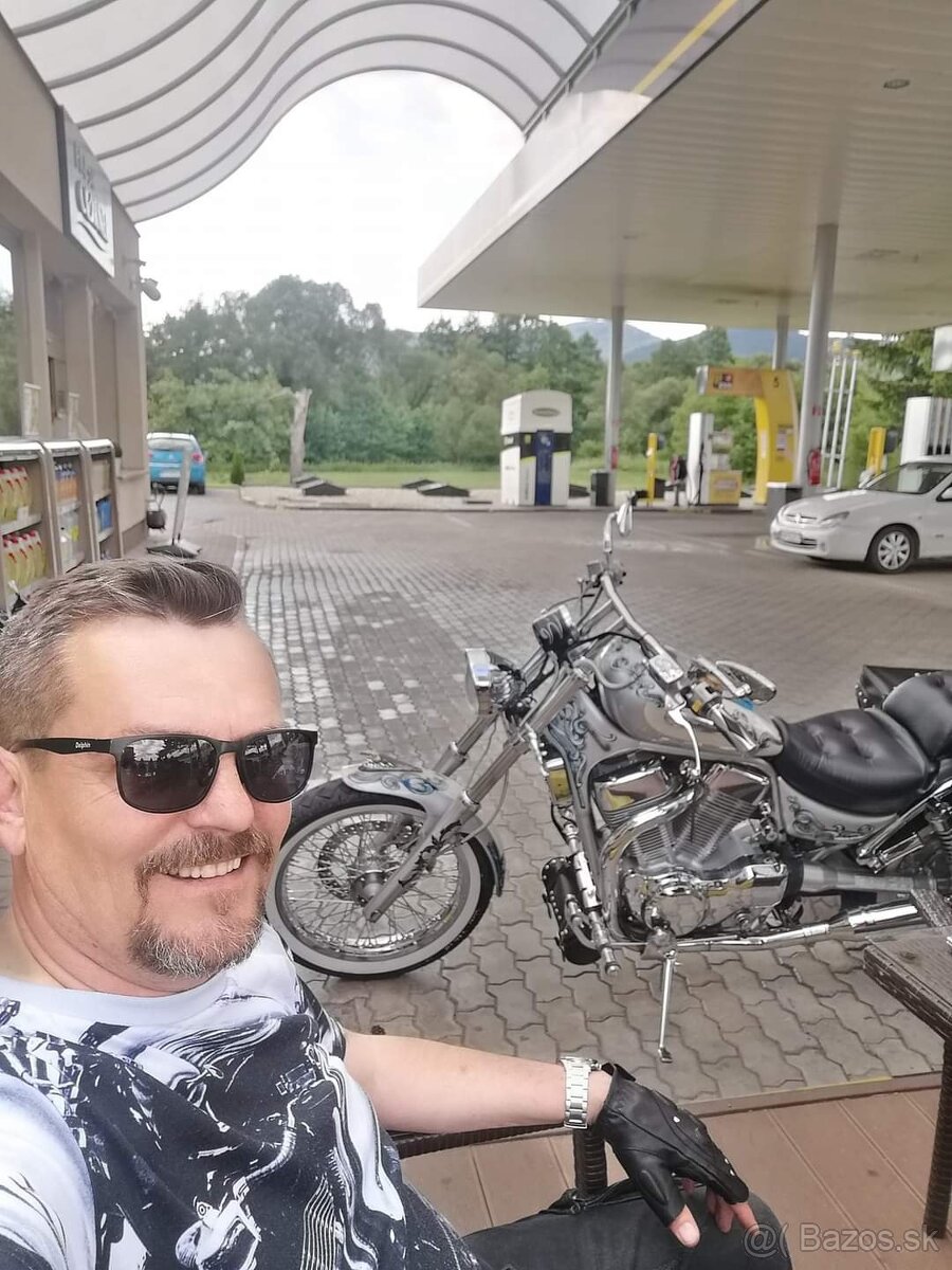 Suzuki Intruder 1400 - 12