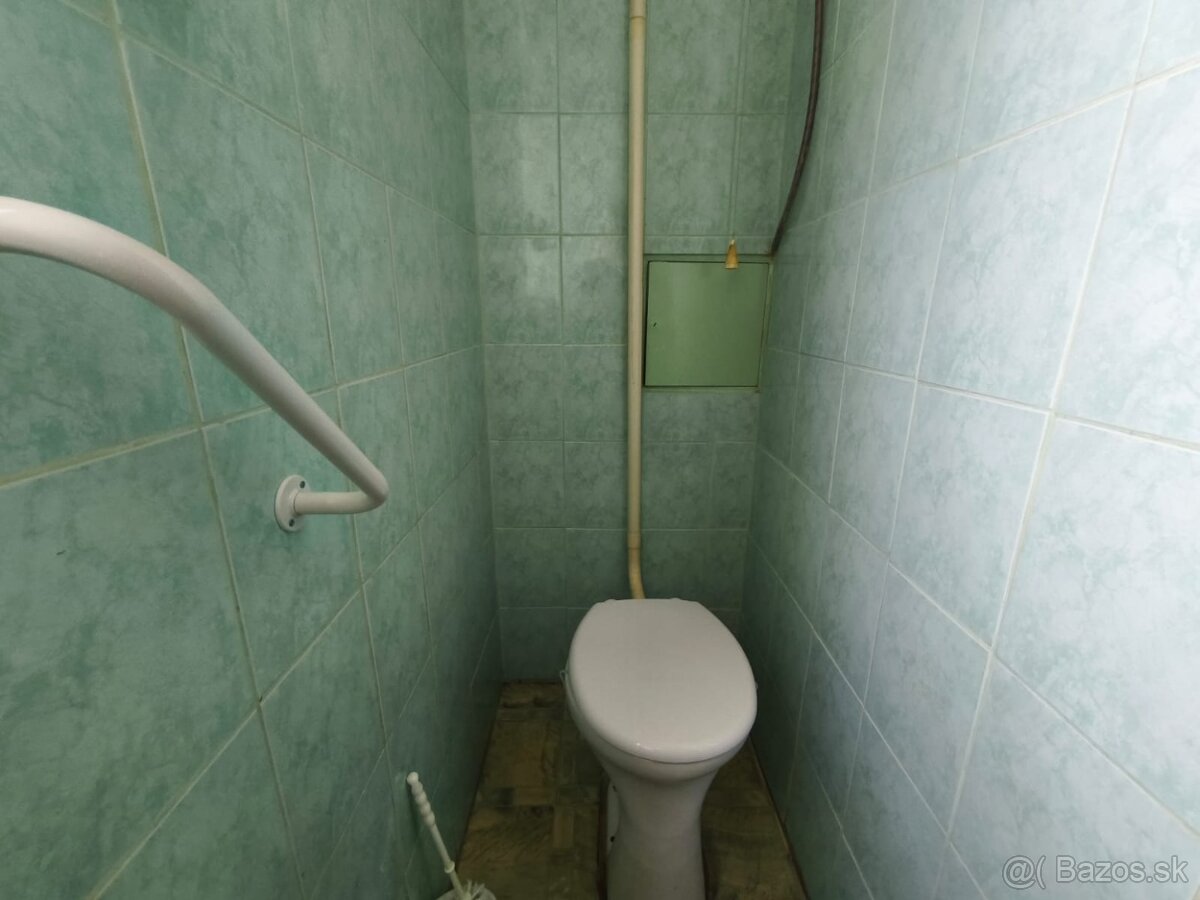 Predaj, tehlový 2izb.byt s balkónom v širšom centre Lučenca - 12