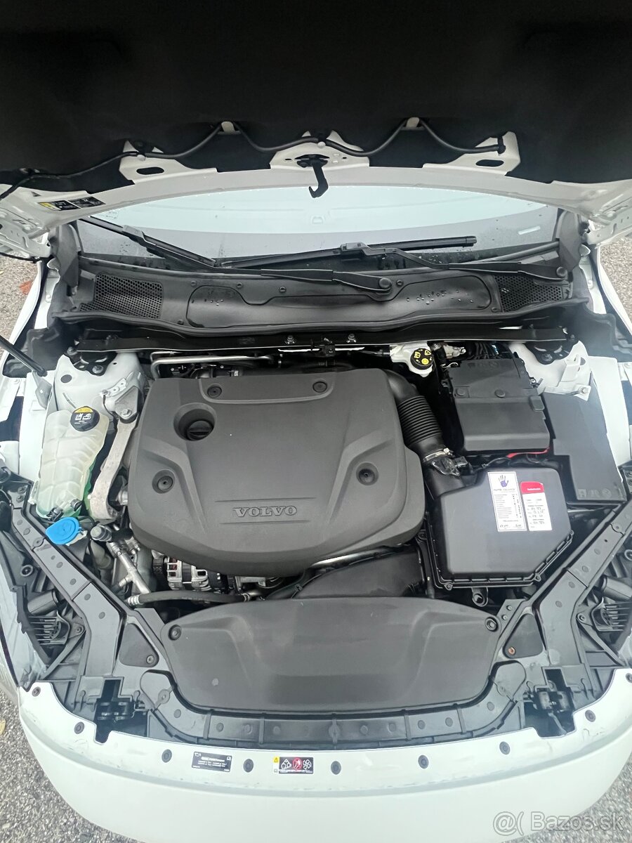 Predám Volvo v40 ročník 2017 - 12