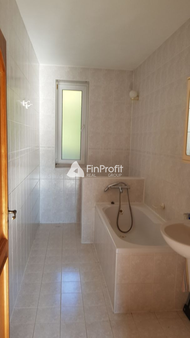 Predám RD pre veľkú rodinu alebo firmu v Nitre - Čermáň. - 12