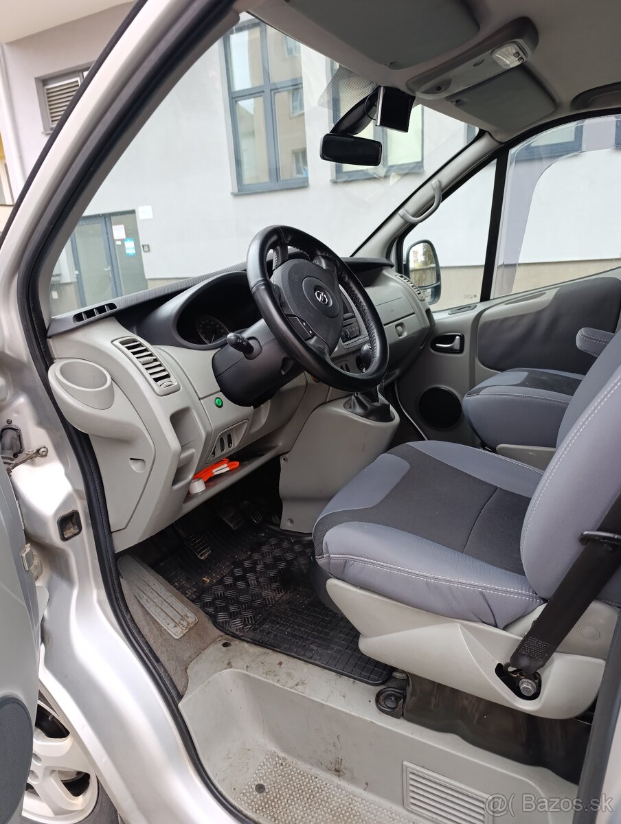 Opel vivaro 2.5 CDTI - 12