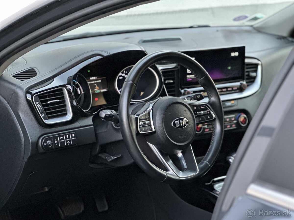 KIA XCeed 1.6 GDi Plug-In Hybrid PLATINUM A/T 140PS 2021 - 12