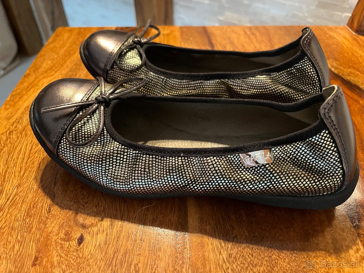 Rozne boty cislo 35 - 12