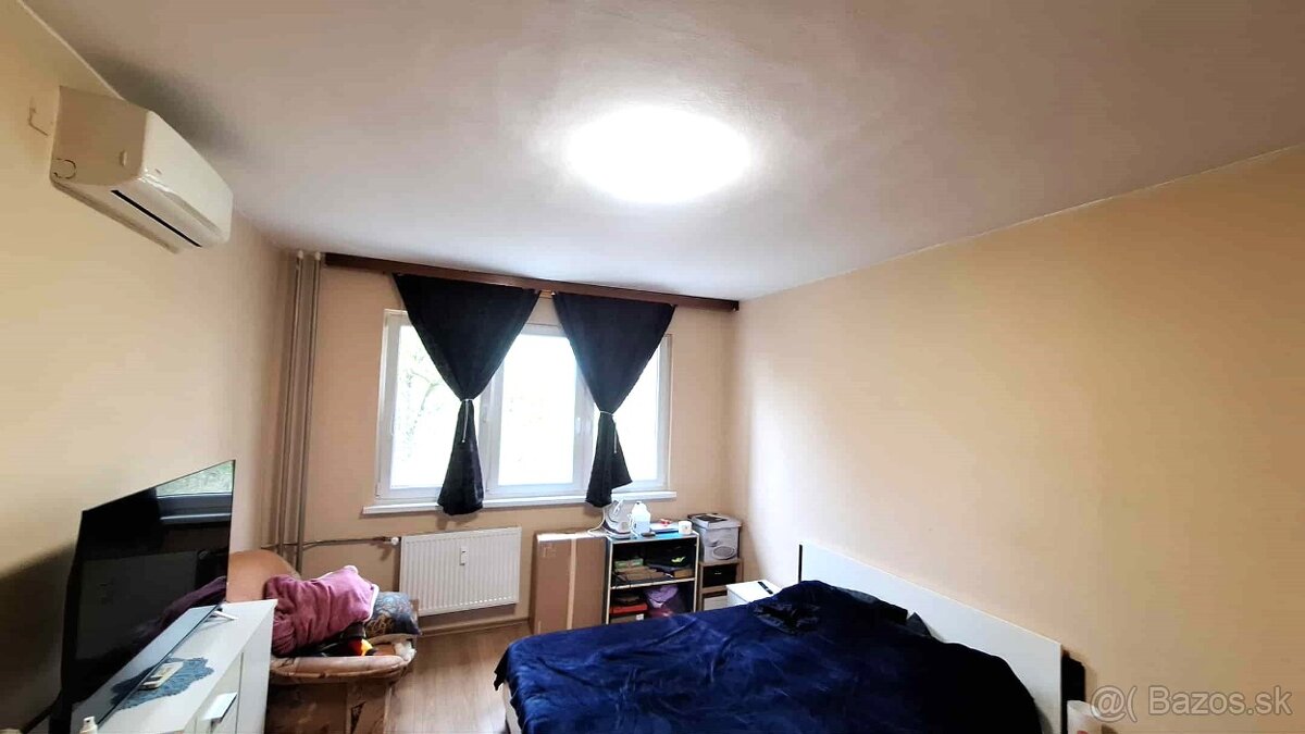 EXKLUZÍVNY PREDAJ-Prerobený 3 izb.byt s loggiou v KN - 12