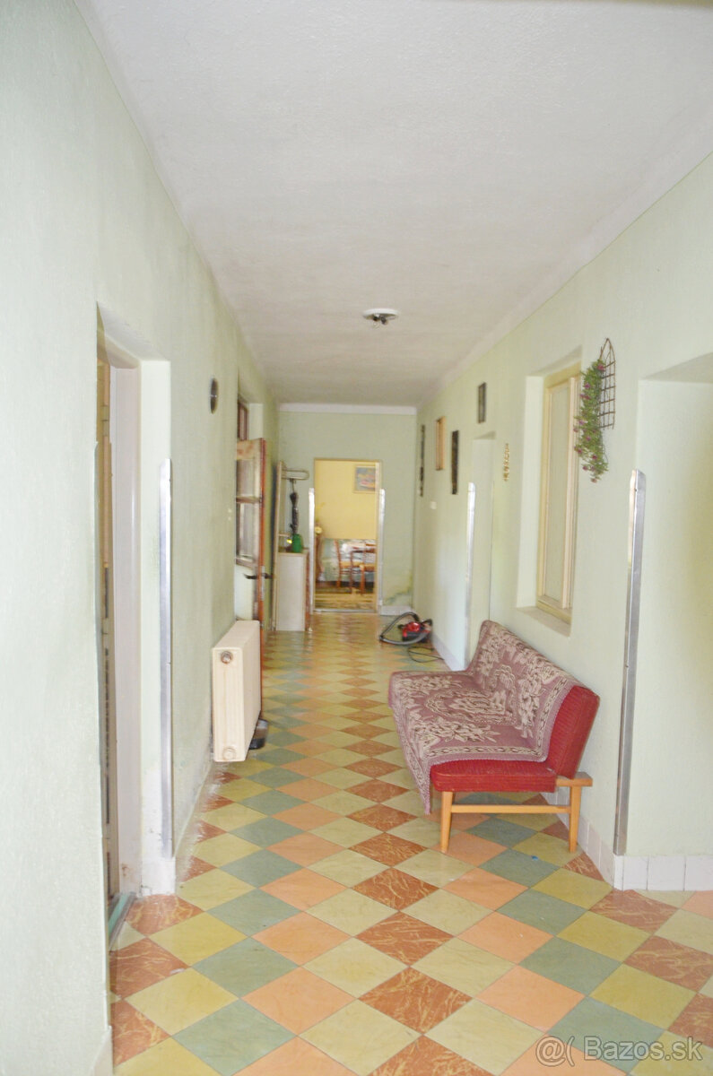 Predaj - rodinný dom - Hostie - 12